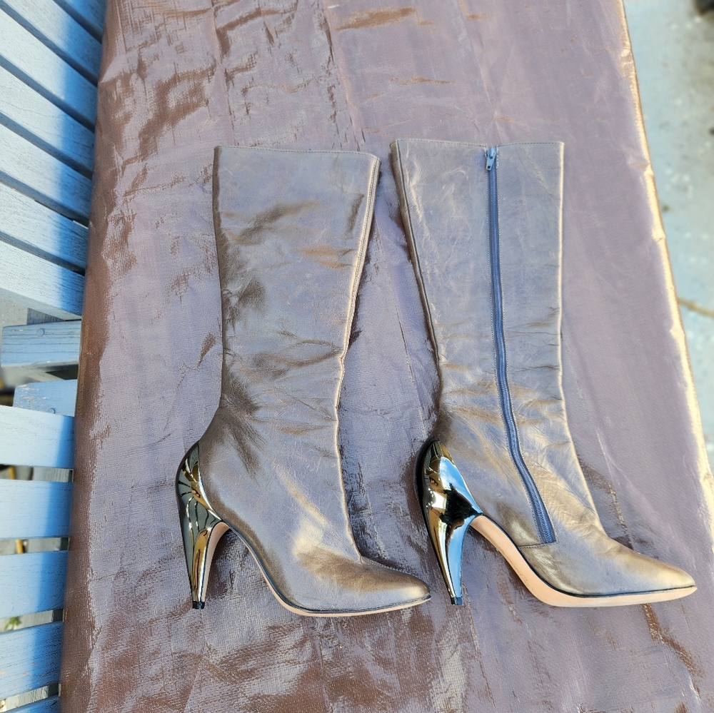 Report Signature Brown heel boots